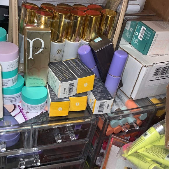 $150 MYSTERY SOL DE JANEIRO BOX FOR @nichole83pa - Picture 8 of 8